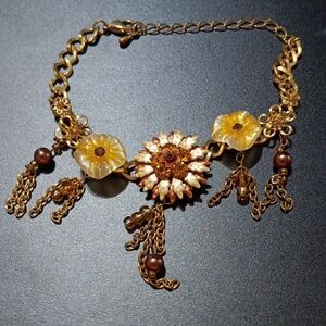 Elegant Gold Floral vtg bracelet